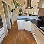 Cozy And Modern With Equipment * Nedre Lysabild