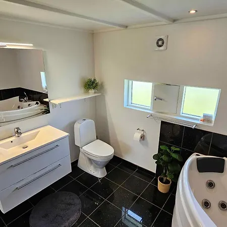 Cozy And Modern With Equipment *