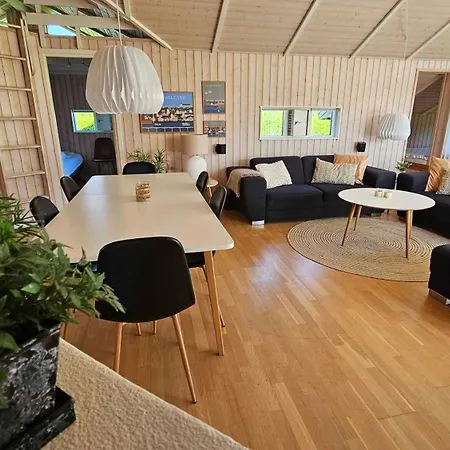 Cozy And Modern With Equipment Dom wakacyjny