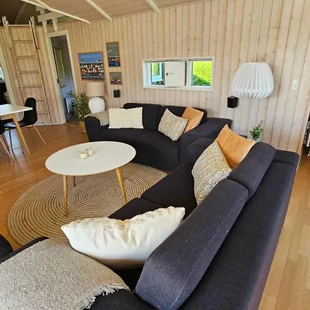 Dom wakacyjny Cozy And Modern With Equipment *