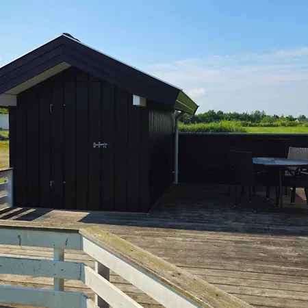 Cozy And Modern With Equipment Nedre Lysabild